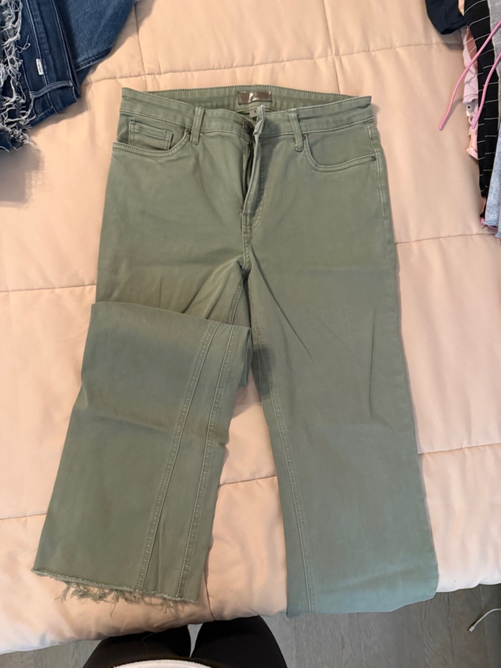 Kut from the Kloth Kelsey Crop green jeans